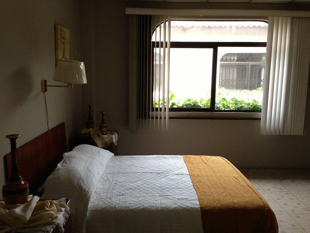 El Patio Suites II Guayaquil Buitenkant foto
